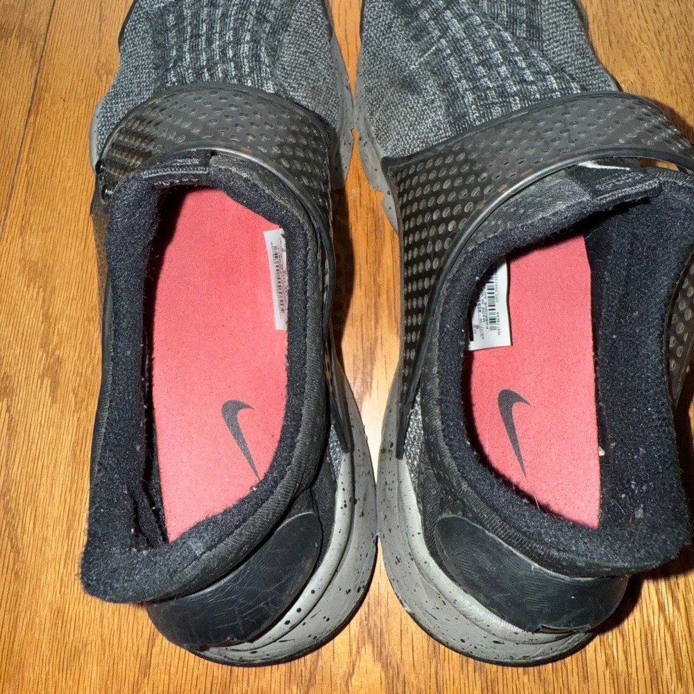 Nike Sock Dart 859553-001 Sneakers Mens 9‎ Gray Slip On Low Top Athletic Shoes